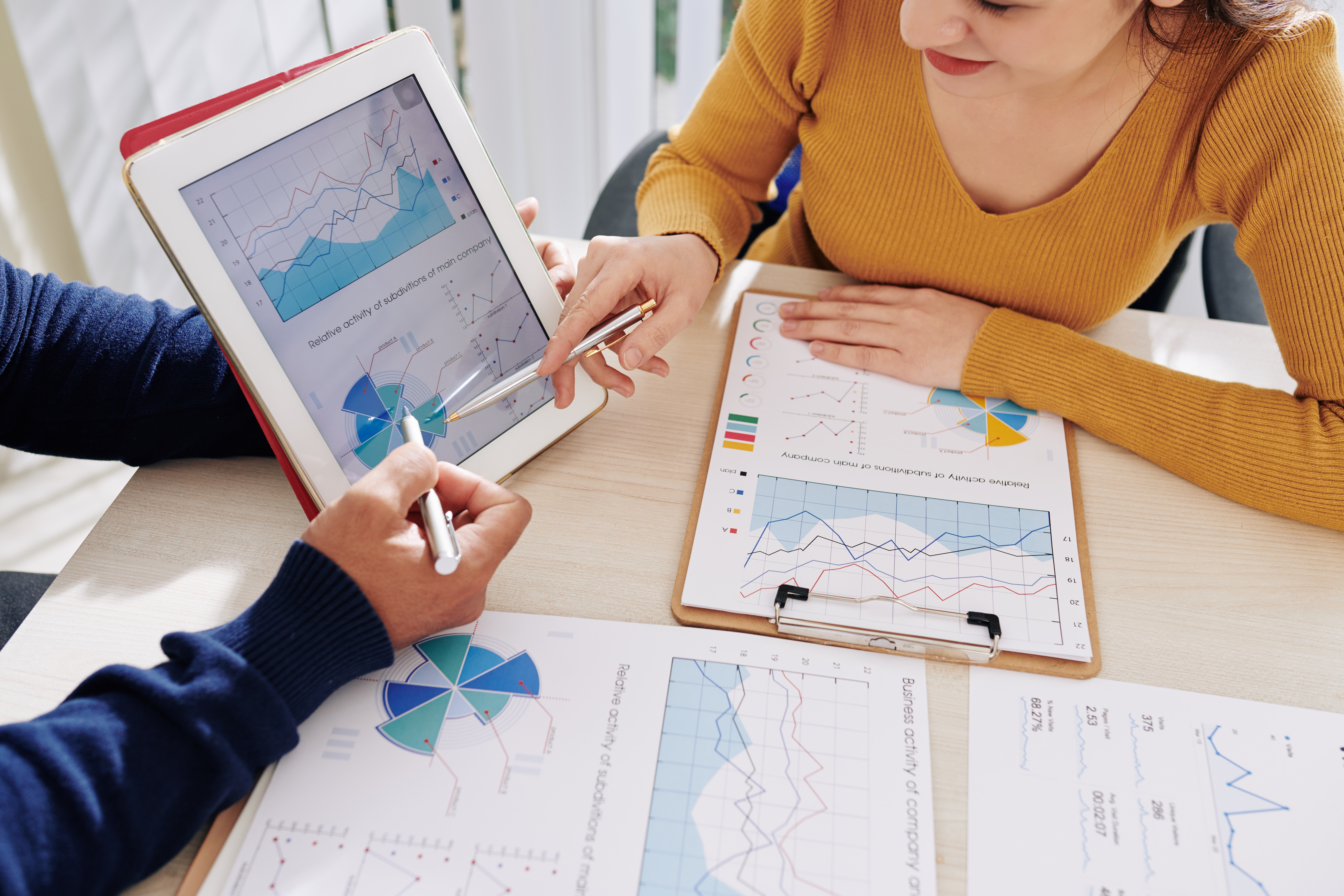 Finance Marketing: 2024 Definitive Guide